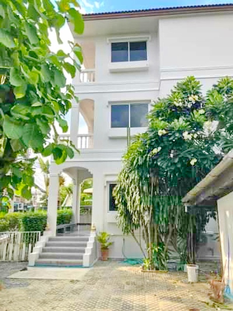 CDC ศรีวรา นวมินทร์ 107-113 รร.นานาชาตินีวา 1.3 กม. 5นอน 5น้ำ