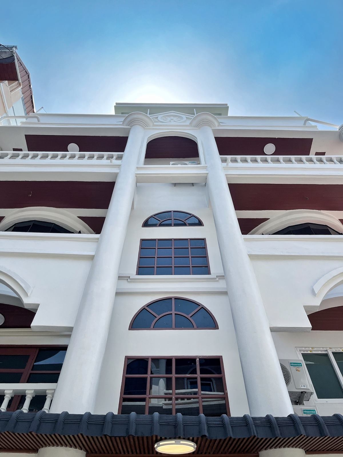 (Owner Post) ปล่อยเช่า WHITE MANSION – บ้าน 5 ชั้นหรู ใจกลางกรุงเทพฯ ทองหล่อซอย 25 ใกล้บีทีเอส โทร 06-3559-5941