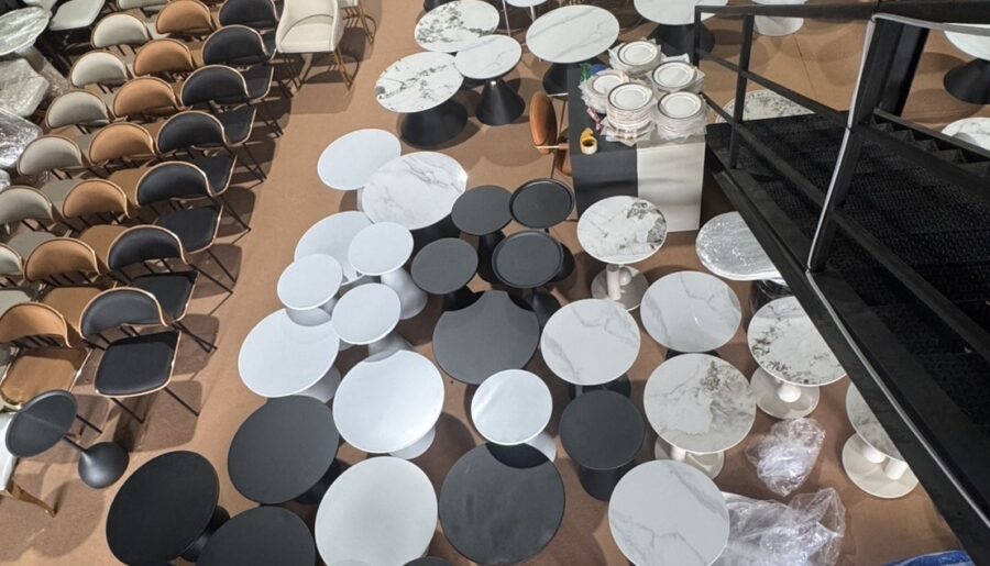 SALE โล๊ะ สินค้า มีมากกว่า 1,000 รายการ โกดัง นวลจันทร์ 56 โต๊ะ