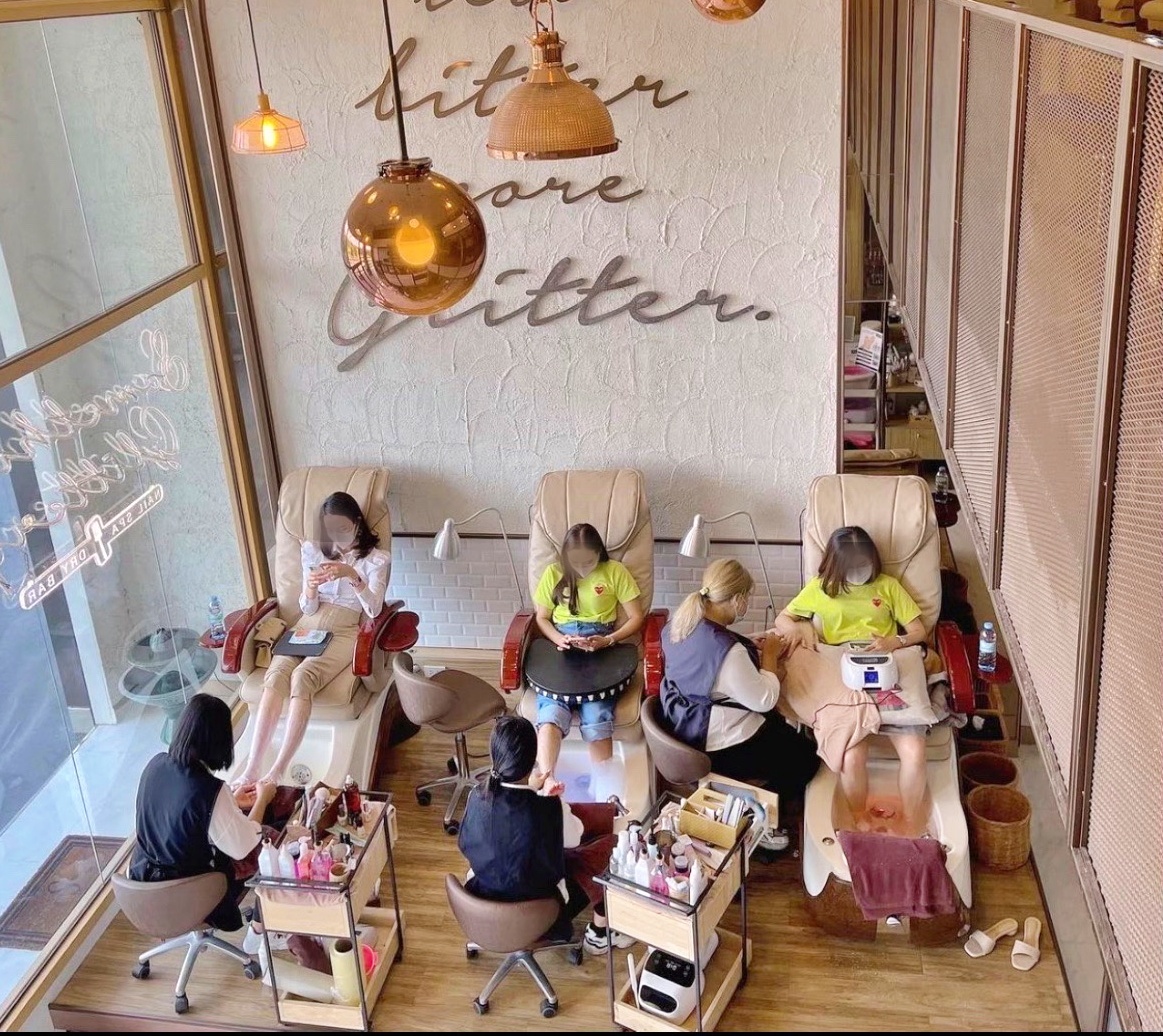 เซ้งร้านเสริมสวย กรุงเทพกรีฑา เปิดมากว่า8ปี ไม่มีวันหยุด