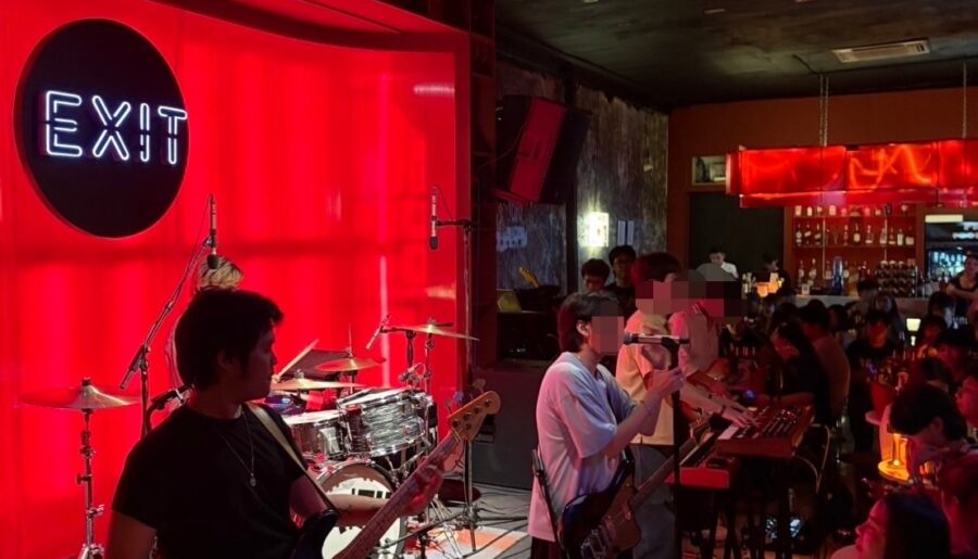 เซ้งบาร์ร้านอาหาร ดนตรีสด ติดถนนศรีนครินทร์ ตรงข้ามซีคอน สแควร์