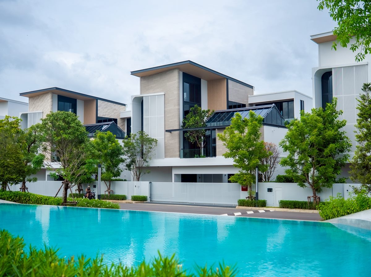 ขาย VIVE Krungthep Kreetha บ้านเดี่ยว 3 ชั้น พร้อมลิฟต์ส่วนตัว 4 ห้องนอน 6 ห้องน้ำ ราคาพิเศษ โทร 0818119186